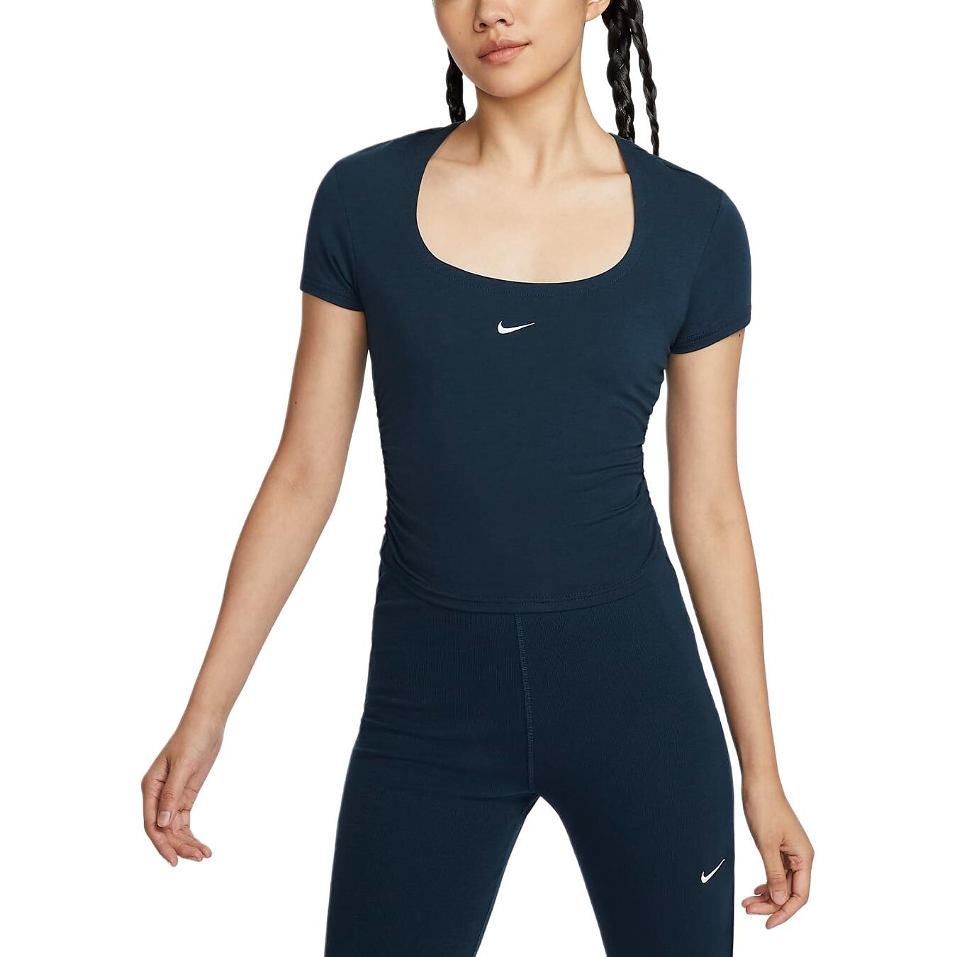 Футболка женская, цвет Deep Sea Blue/Sail White Nike
Футболка женская, цвет Deep Sea Blue/Sail White Nike