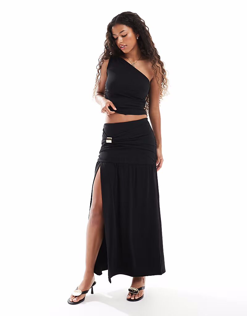 Двухслойная облегающая юбка макси с разрезом на бедре, черная, с золотой фурнитурой 4Th & Reckless
Двухслойная облегающая юбка макси с разрезом на бедре, черная, с золотой фурнитурой 4Th & Reckless