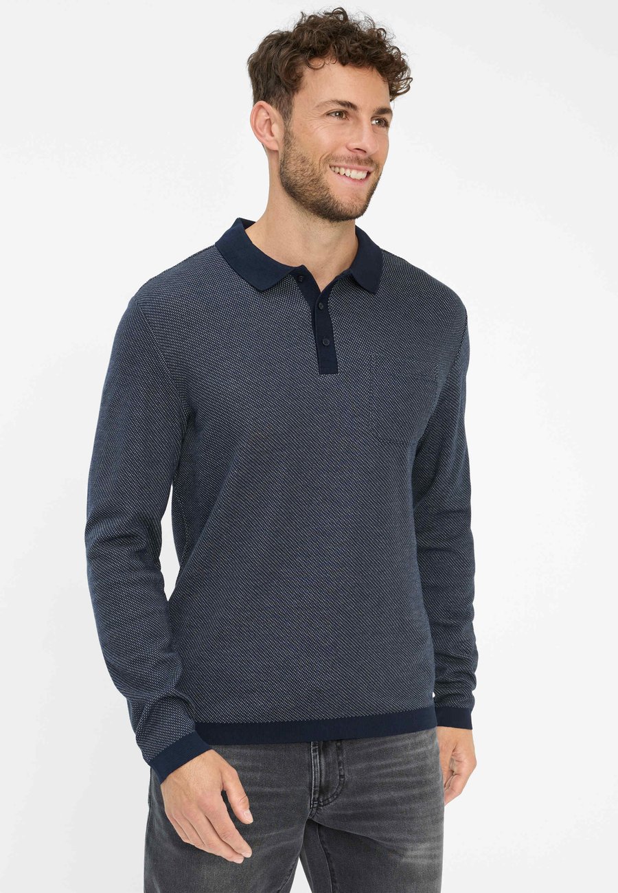 Топ BRAX STYLE PAROS , Deep Blue/Dark Blue
Топ BRAX STYLE PAROS , Deep Blue/Dark Blue