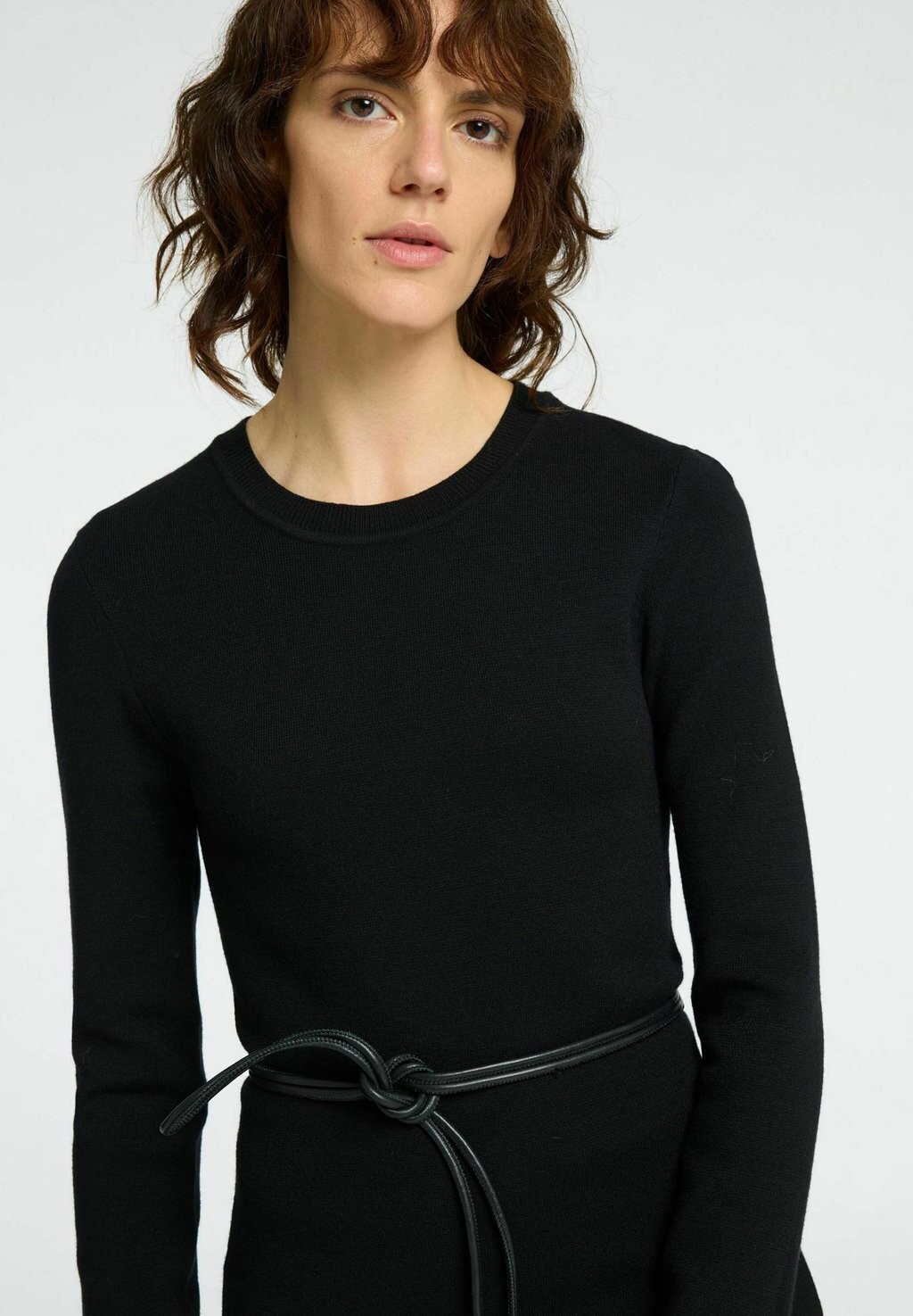 Платье-футляр MIDI Selected Femme, черный
Платье-футляр MIDI Selected Femme, черный