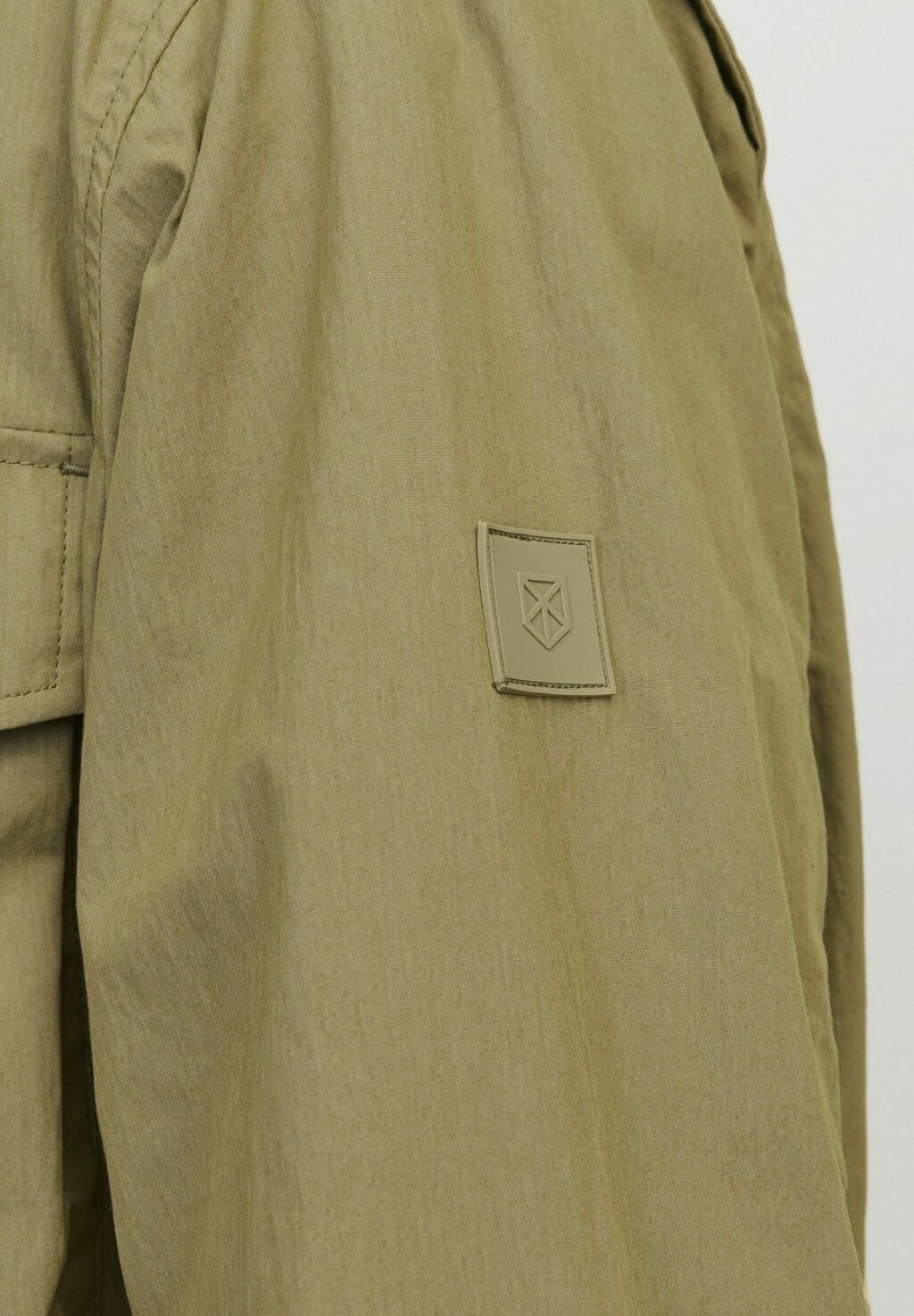 Легкая куртка Jack & Jones PREMIUM, зеленый
Легкая куртка Jack & Jones PREMIUM, зеленый