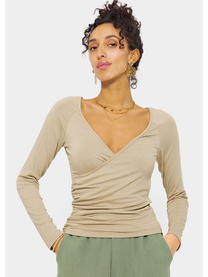 Лонгслив SASSYCLASSY, бежевый
Лонгслив SASSYCLASSY, бежевый