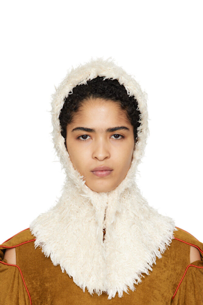 Вязаный капюшон Carla Off-White Kiko Kostadinov
Вязаный капюшон Carla Off-White Kiko Kostadinov