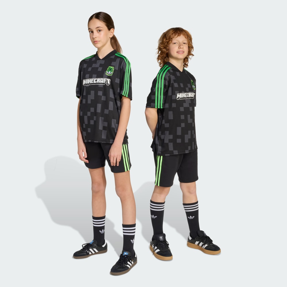 Шорты Adidas Originals X Minecraft Shorts Kids, черный
Шорты Adidas Originals X Minecraft Shorts Kids, черный