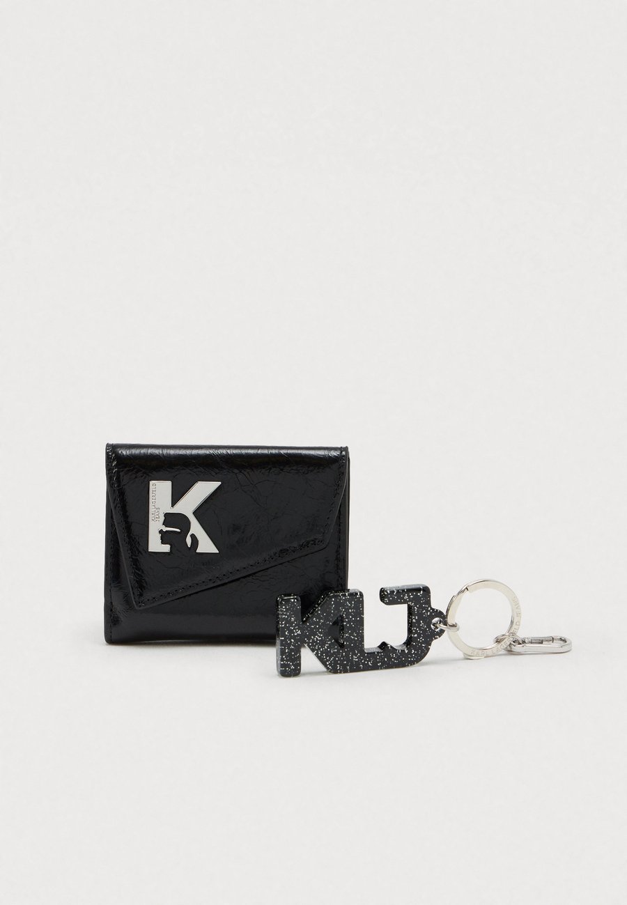 Кошелек Karl Lagerfeld Jeans WALLET SET, Black
Кошелек Karl Lagerfeld Jeans WALLET SET, Black