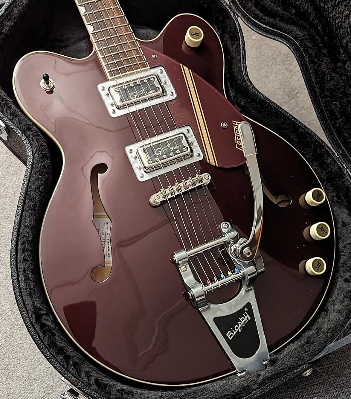 Электрогитара Gretsch G2604T Rally II Elec. - Ox Blood/Walnut, w/case choice, setup, shirt, & shipping
Электрогитара Gretsch G2604T Rally II Elec. - Ox Blood/Walnut, w/case choice, setup, shirt, & shipping
