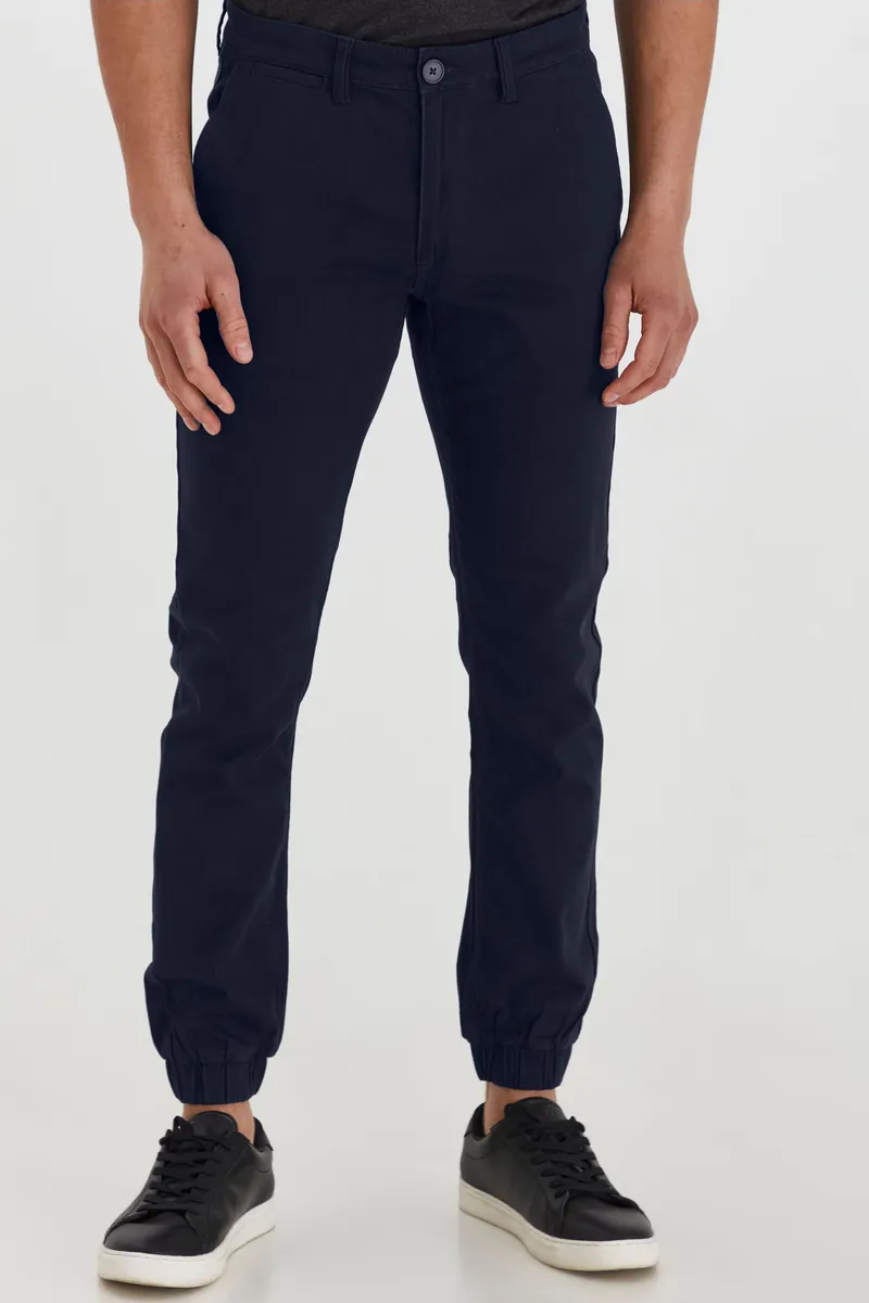 Брюки-чиносы из смесового материала "BLEND BHPellini", цвет морской волны
Брюки-чиносы из смесового материала "BLEND BHPellini", цвет морской волны