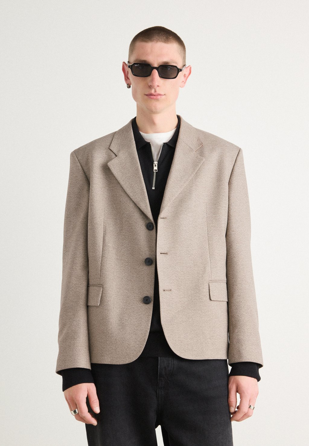 Пиджак-блейзер UMAR ALL HUGO, бежевый
Пиджак-блейзер UMAR ALL HUGO, бежевый