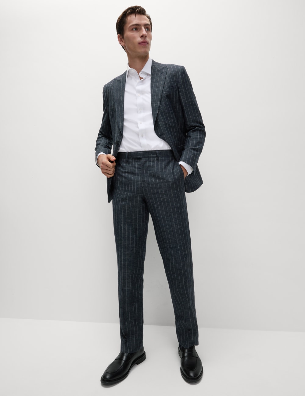 Костюмные брюки Regular Fit Wool Rich в тонкую полоску Marks & Spencer SARTORIAL, темно-синий
Костюмные брюки Regular Fit Wool Rich в тонкую полоску Marks & Spencer SARTORIAL, темно-синий
