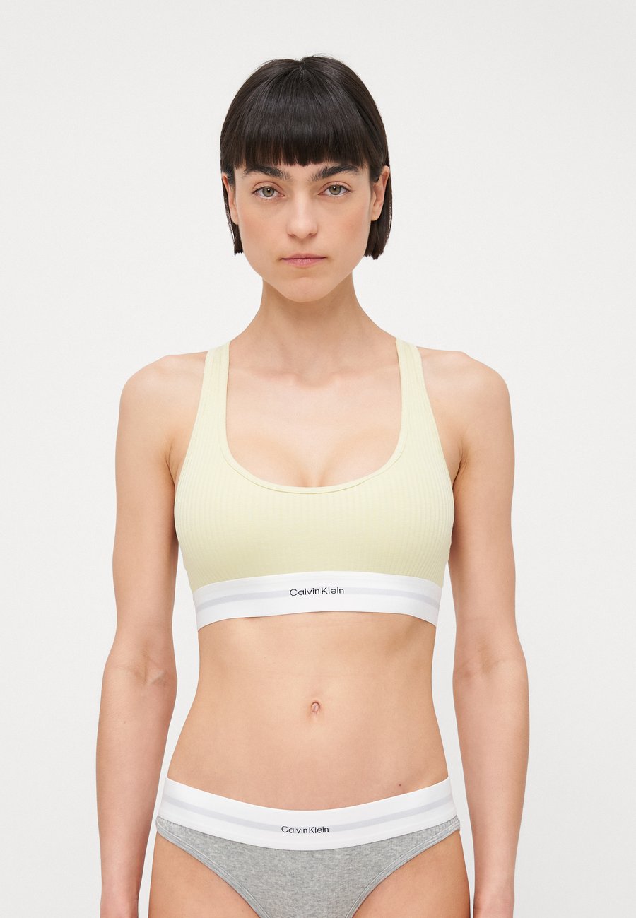 Бюстье Calvin Klein Underwear LIGHTLY LINED BRALETTE , Garden Glade/Off-White
Бюстье Calvin Klein Underwear LIGHTLY LINED BRALETTE , Garden Glade/Off-White