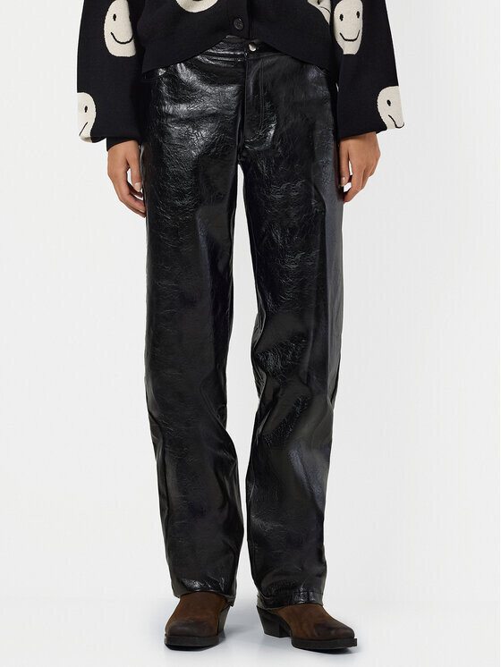 Брюки стандартного кроя из искусственной кожи Noisy May, черный
Брюки стандартного кроя из искусственной кожи Noisy May, черный