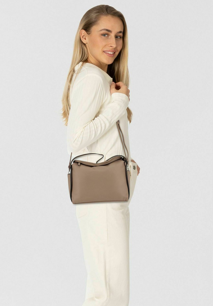 Сумка TOM TAILOR Handbag, Taupe
Сумка TOM TAILOR Handbag, Taupe