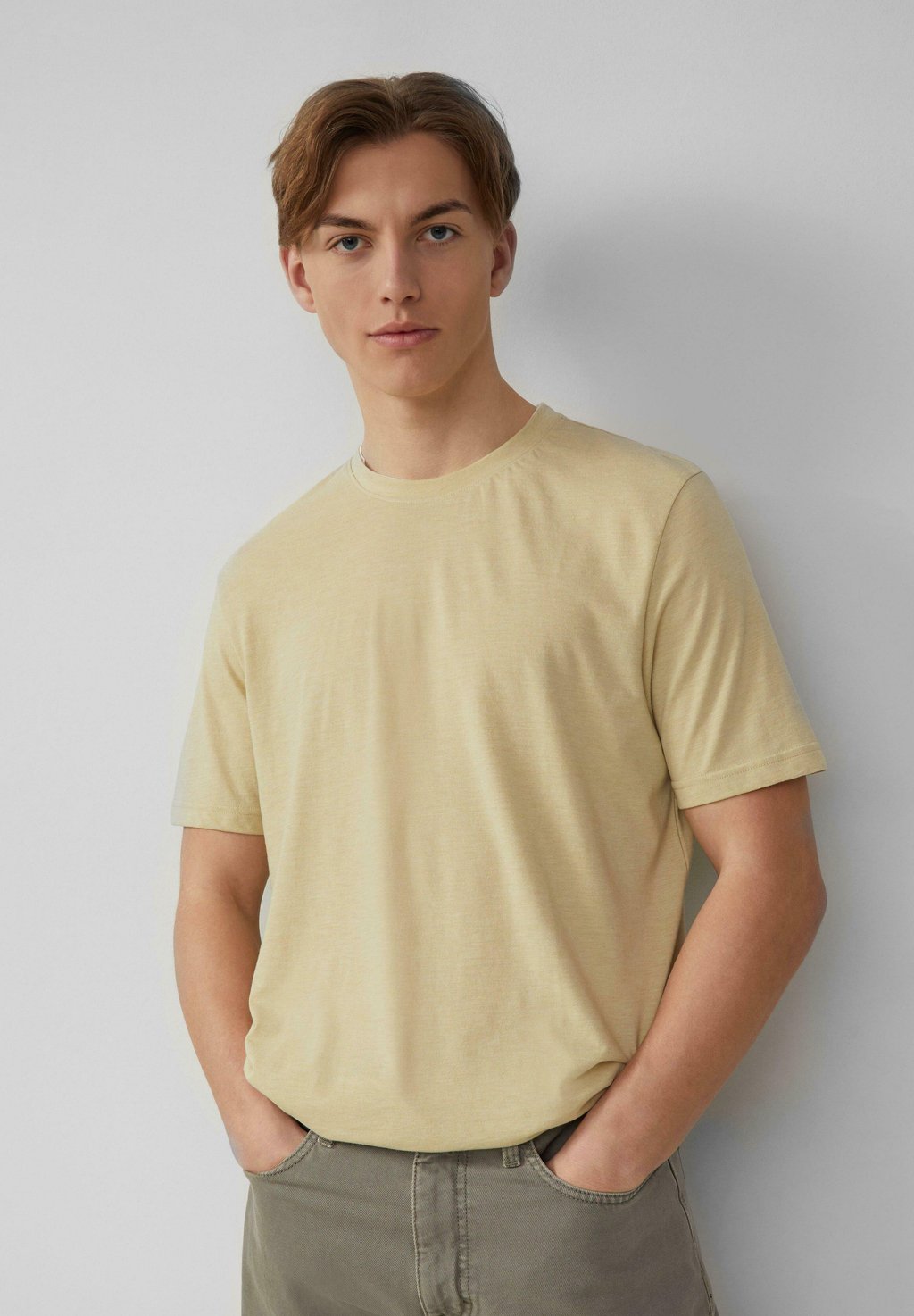 Базовая футболка QS, зеленый
Базовая футболка QS, зеленый