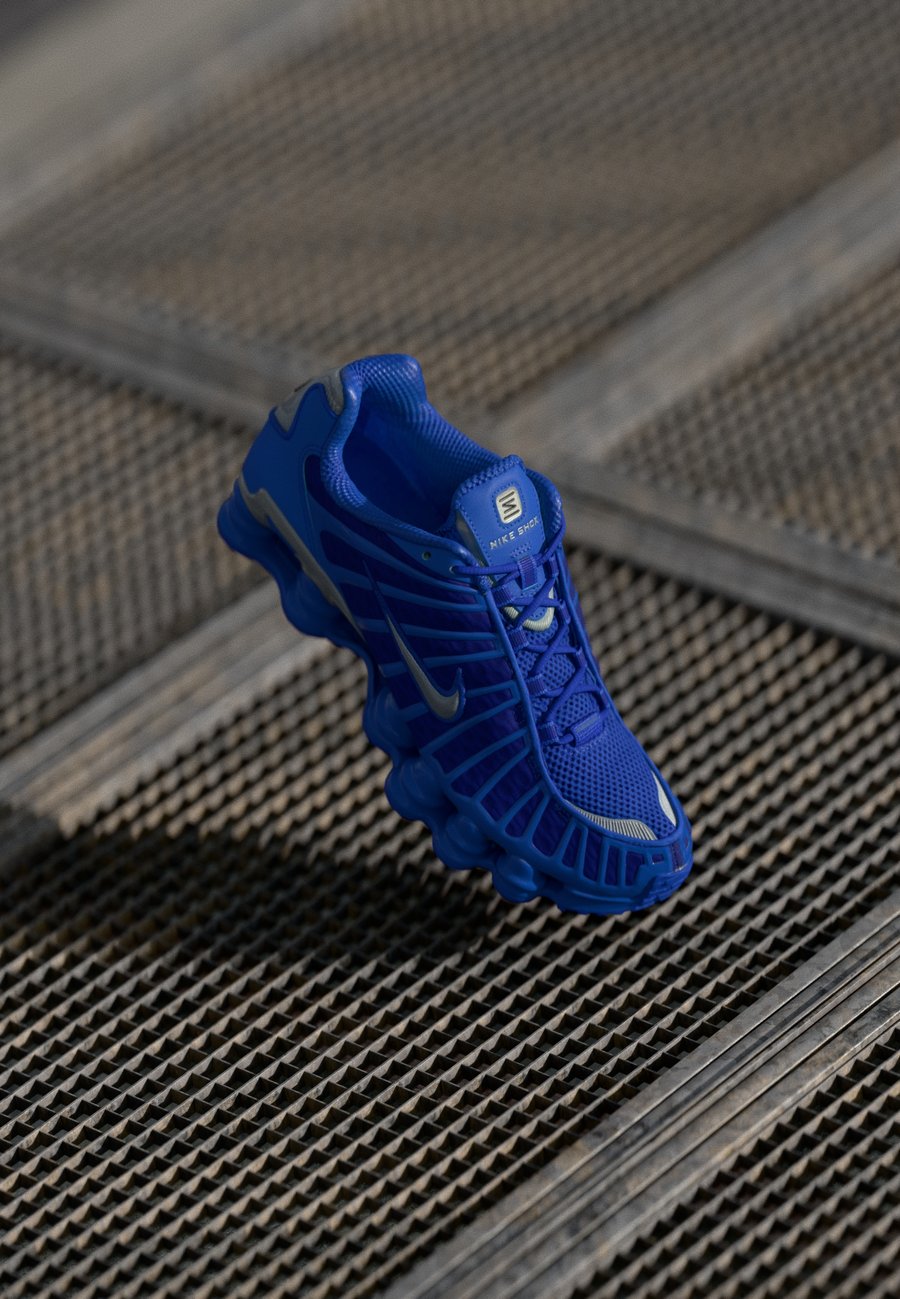 Кроссовки Nike Sportswear SHOX TL, Hyper Royal/Metallic Silver-Coloured/Black/Blue
Кроссовки Nike Sportswear SHOX TL, Hyper Royal/Metallic Silver-Coloured/Black/Blue
