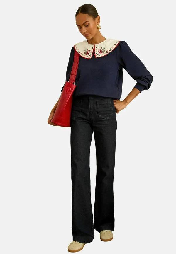 Толстовка стандартного кроя с вышивкой Love & Roses, Navy Woven Collar, Синий, Толстовка стандартного кроя с вышивкой Love & Roses, Navy Woven Collar
Толстовка стандартного кроя с вышивкой Love & Roses, Navy Woven Collar, Синий, Толстовка стандартного кроя с вышивкой Love & Roses, Navy Woven Collar