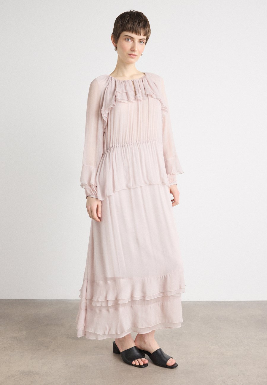Платье Marc Cain Maxi dress, Light Desert Taupe/Taupe
Платье Marc Cain Maxi dress, Light Desert Taupe/Taupe