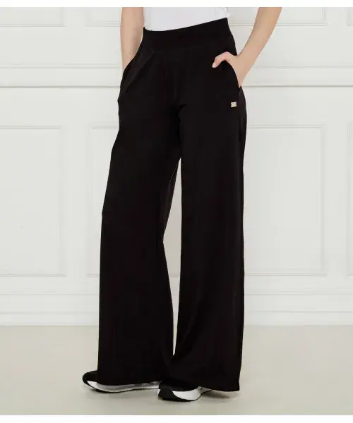 Спортивные штаны Loose fit Ea7, черный
Спортивные штаны Loose fit Ea7, черный