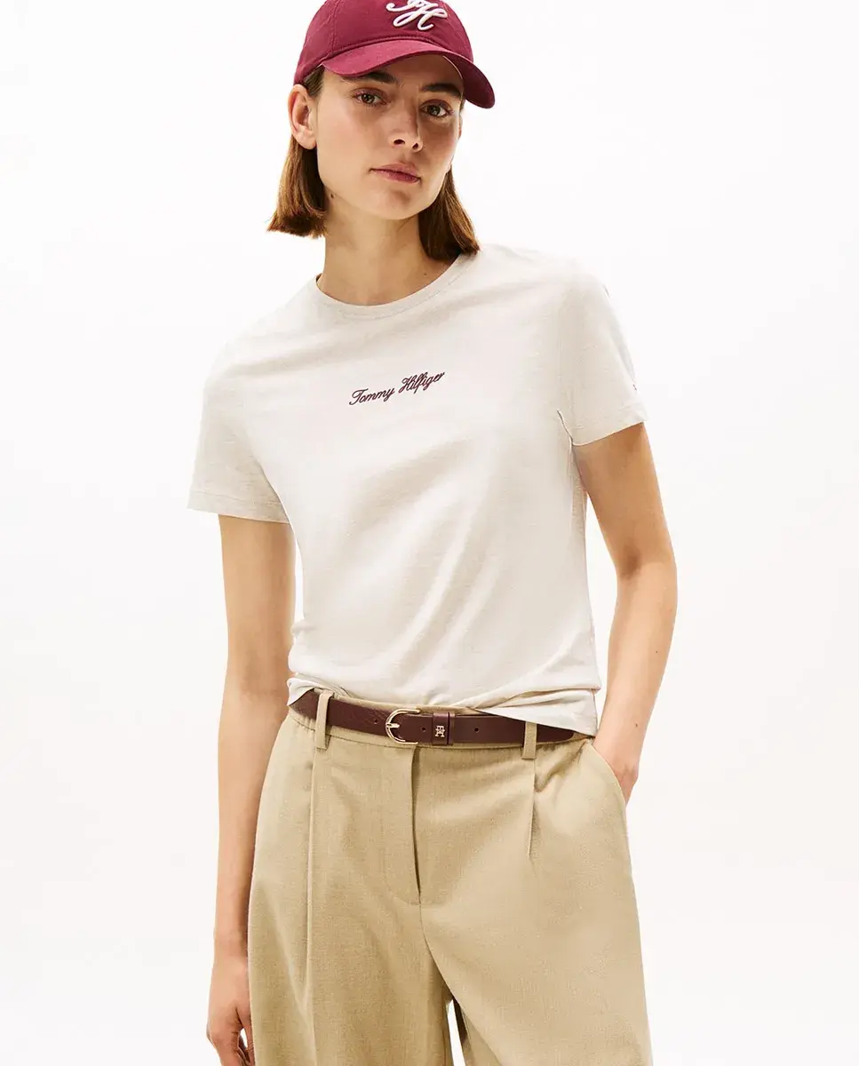 Женская футболка с накладным логотипом на груди Tommy Hilfiger, кремовый
Женская футболка с накладным логотипом на груди Tommy Hilfiger, кремовый