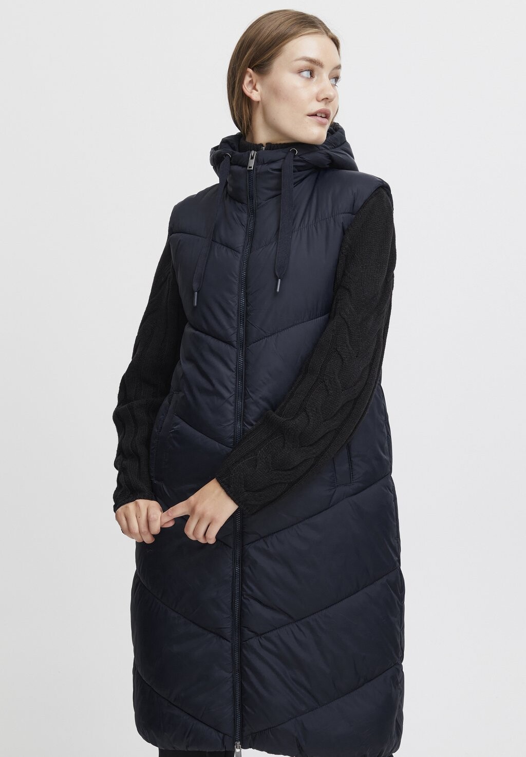 Жилет BOLYN Oxmo, цвет total eclipse
Жилет BOLYN Oxmo, цвет total eclipse