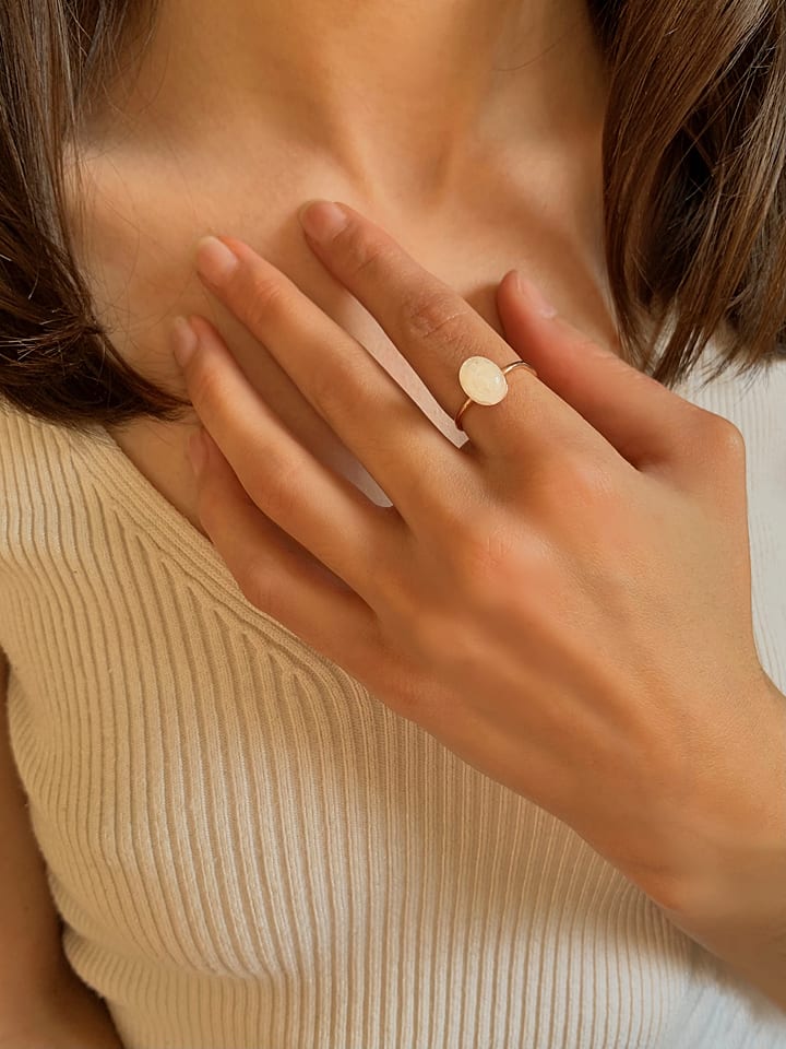 Les Petites Précieuses Кольцо из розового золота с драгоценным камнем
Les Petites Précieuses Кольцо из розового золота с драгоценным камнем