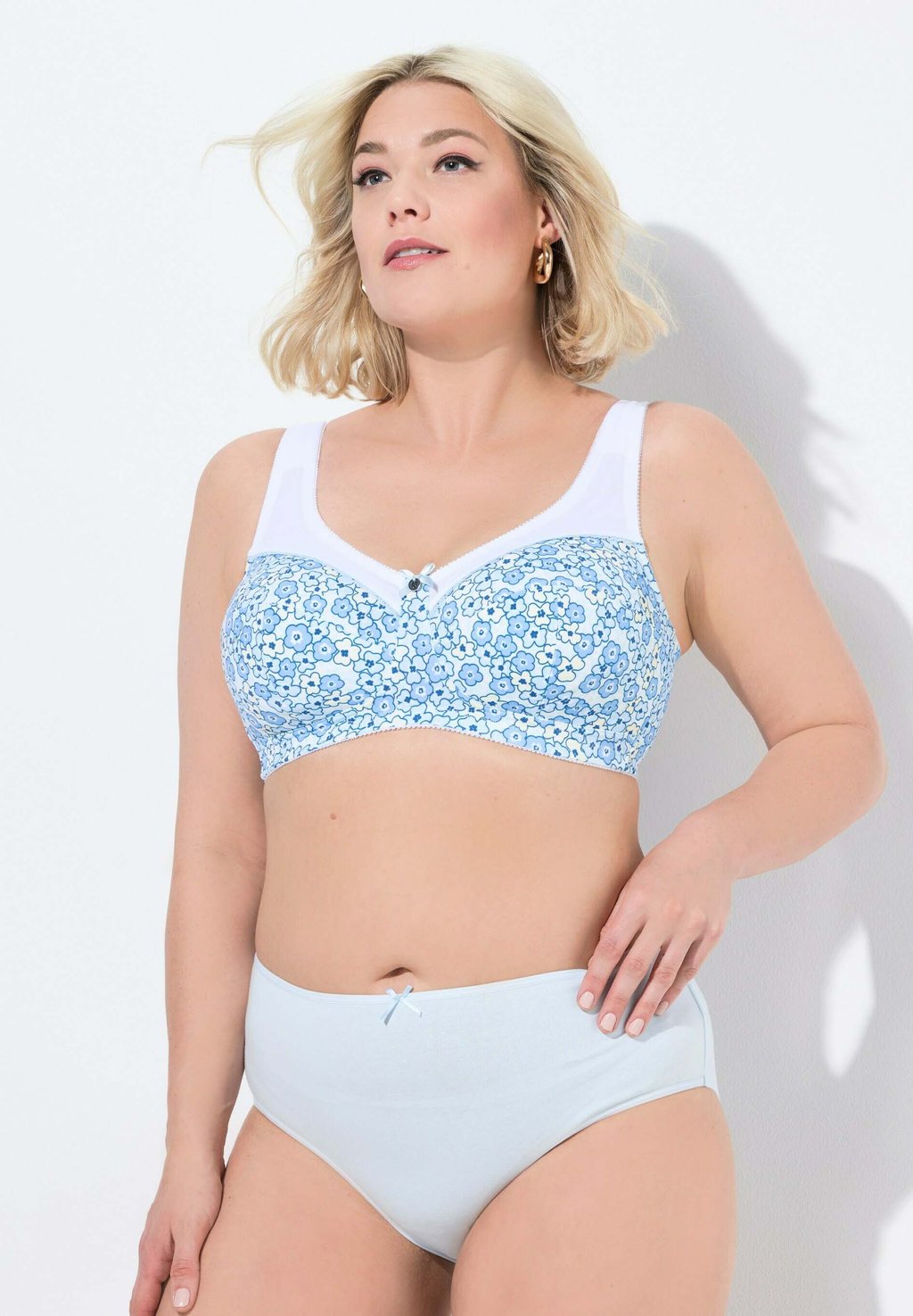 Трусы-брифы LOT DE 5 UNIES JUSQU'À LA TAILLE Ulla Popken, светло-голубой
Трусы-брифы LOT DE 5 UNIES JUSQU'À LA TAILLE Ulla Popken, светло-голубой