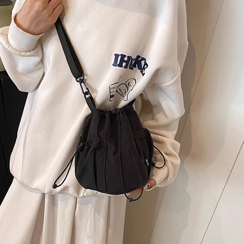 WARRIOR Нейлоновая наплечная сумка Unisex Black
WARRIOR Нейлоновая наплечная сумка Unisex Black