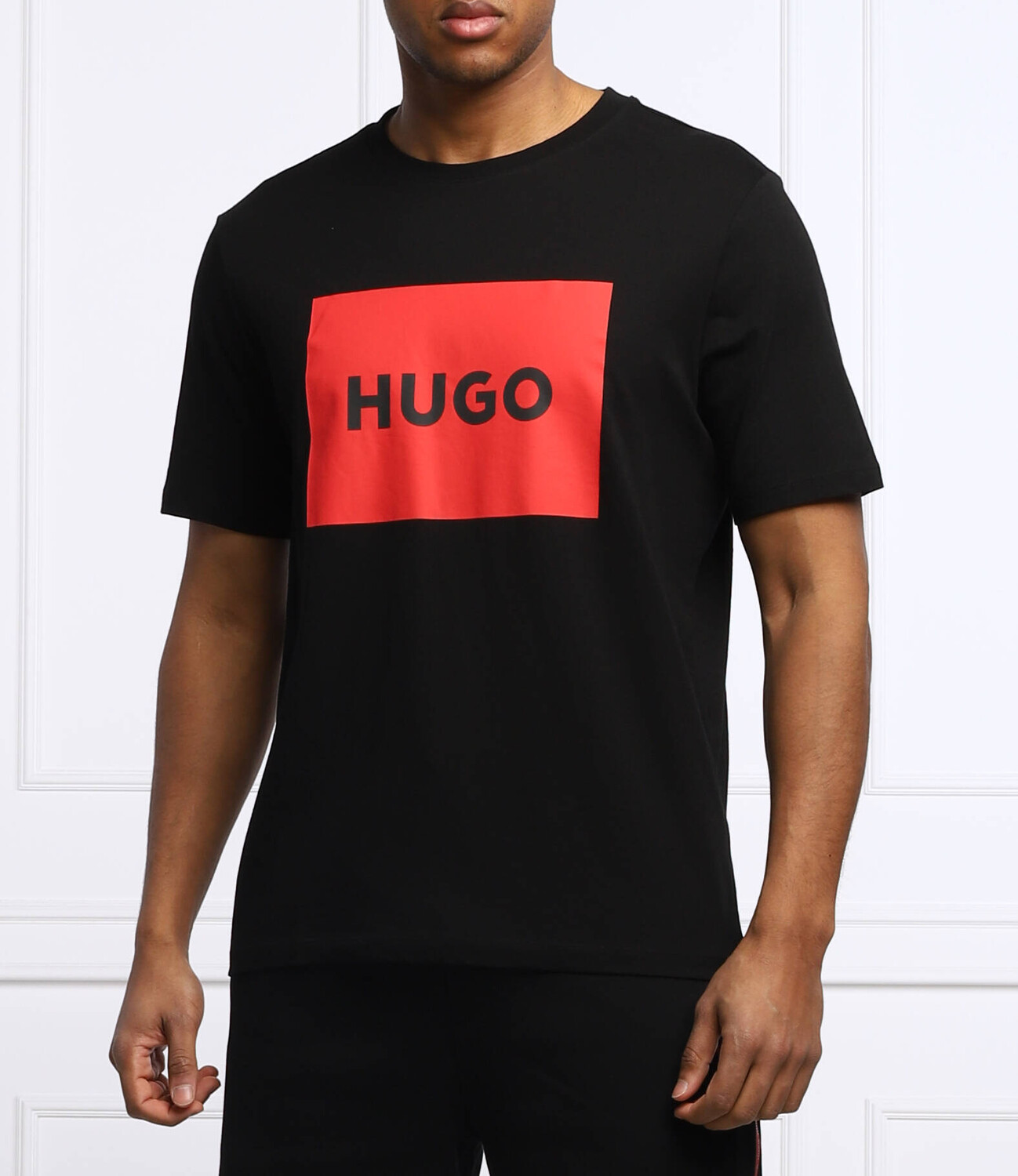 Футболка HUGO dulive222 regular fit, черный
Футболка HUGO dulive222 regular fit, черный