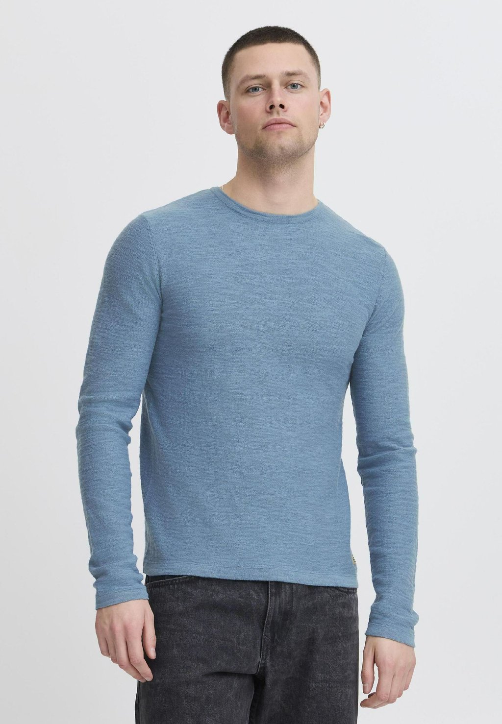 Свитер BHABAS Blend, светло-голубой
Свитер BHABAS Blend, светло-голубой