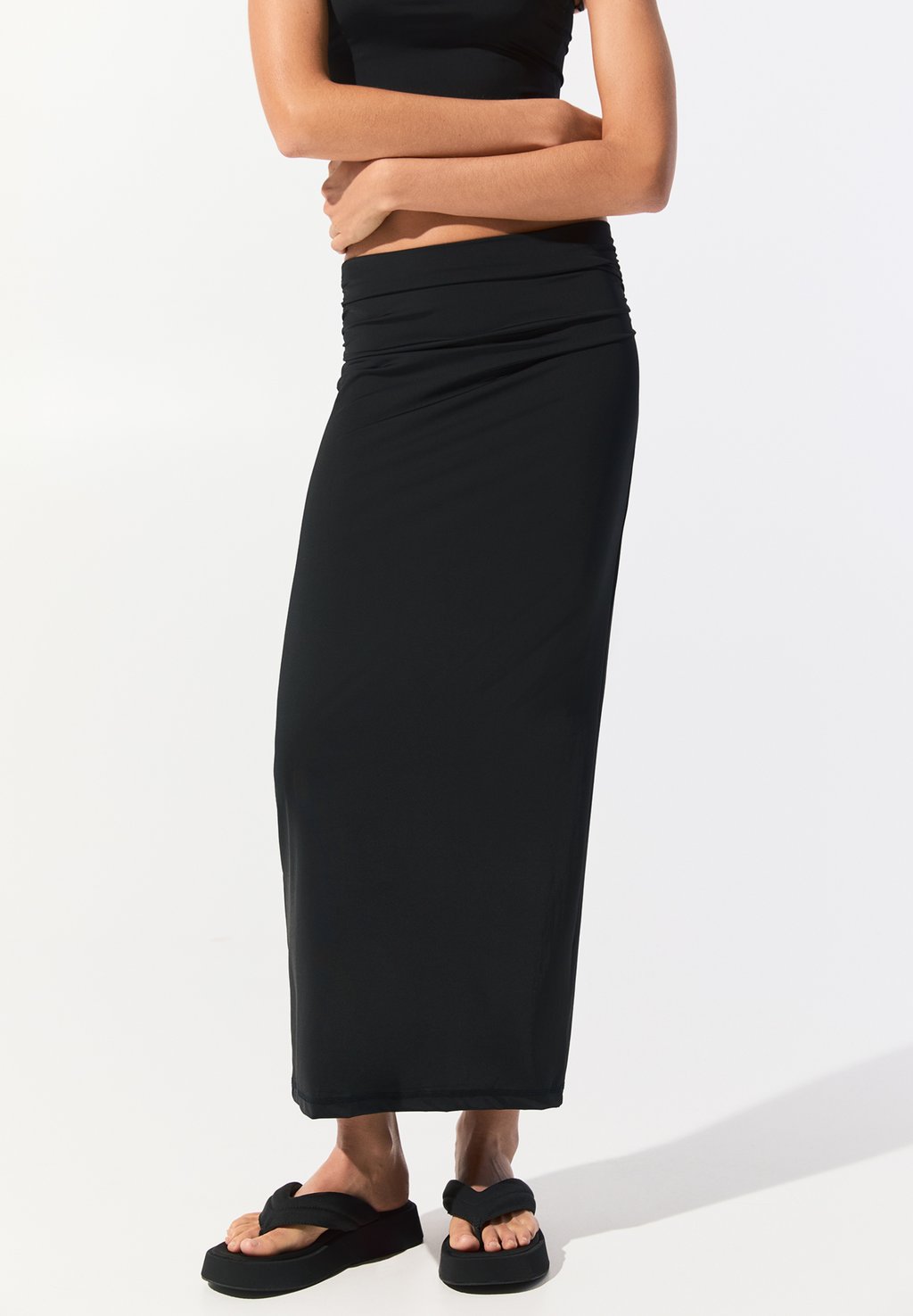 Юбка А-силуэта GATHERED - MIDI PULL&BEAR, черный
Юбка А-силуэта GATHERED - MIDI PULL&BEAR, черный