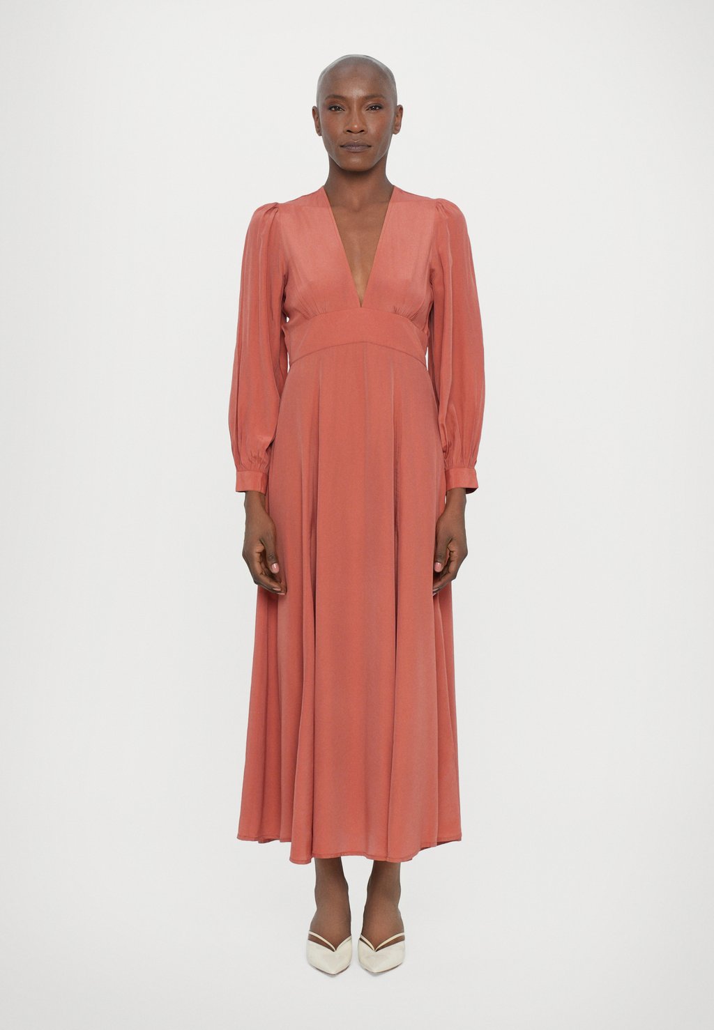 Платье MARLOWE DRESS Maisonêtre, медный
Платье MARLOWE DRESS Maisonêtre, медный