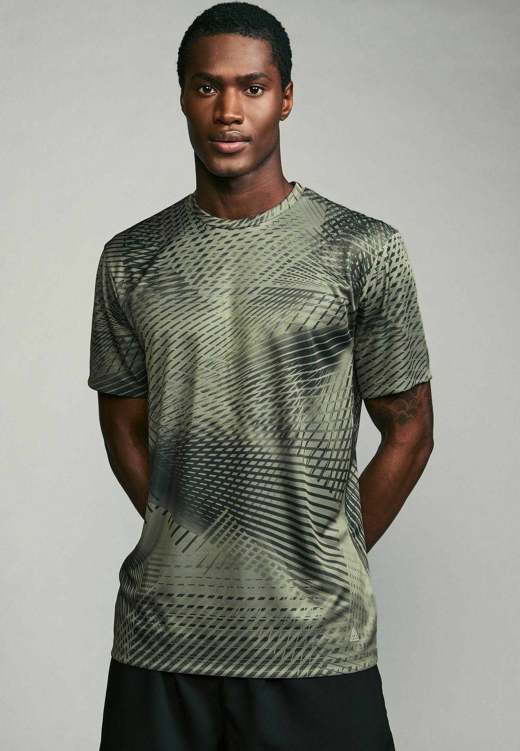 Футболка с принтом ACTIVE TIE DYE Next, хаки 
Футболка с принтом ACTIVE TIE DYE Next, хаки