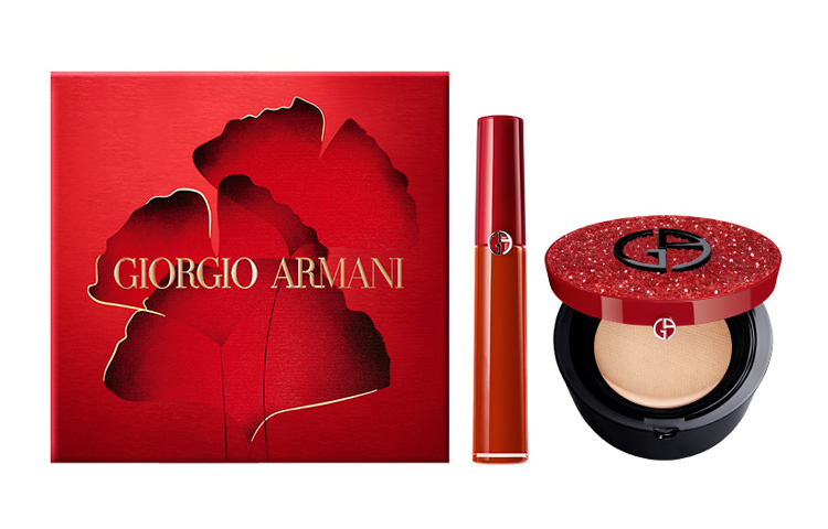 Набор косметики для женщин GIORGIO ARMANI
Набор косметики для женщин GIORGIO ARMANI