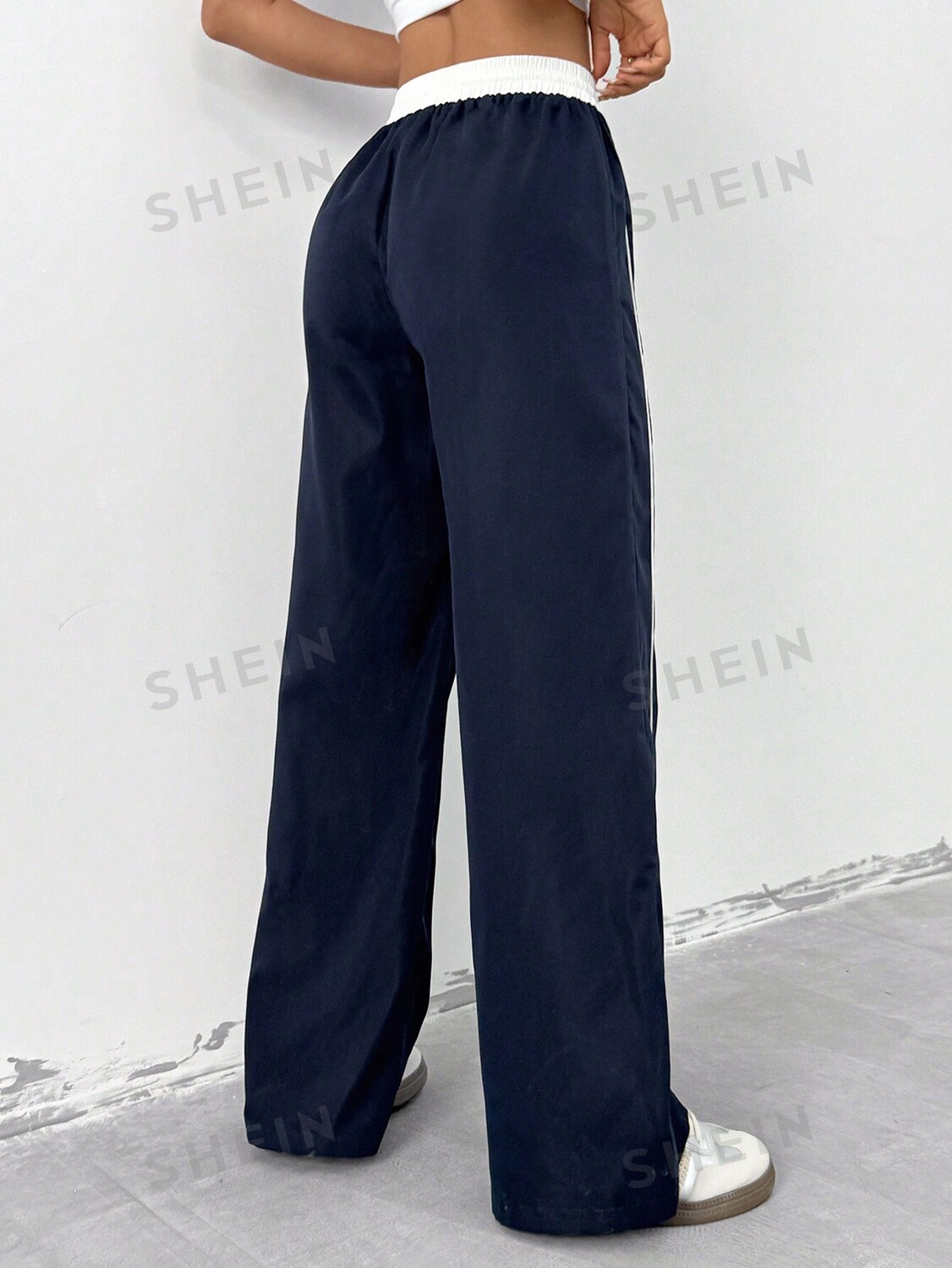 EZwear Женские свободные повседневные брюки с широкими штанинами на талии и цветными блоками Shein, темно-синий
EZwear Женские свободные повседневные брюки с широкими штанинами на талии и цветными блоками Shein, темно-синий