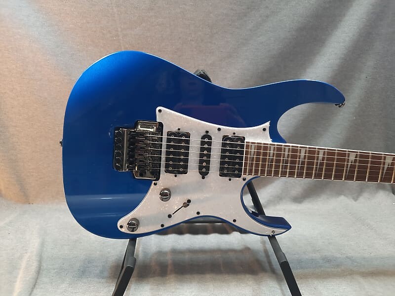 Электрогитара Ibanez RG450DX-SLB 2023 - Starlight Blue
Электрогитара Ibanez RG450DX-SLB 2023 - Starlight Blue
