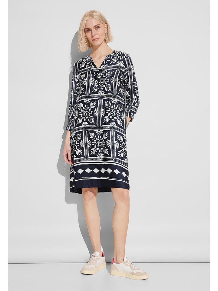 Длинное платье Street One, цвет dunkelblau/weiß
Длинное платье Street One, цвет dunkelblau/weiß