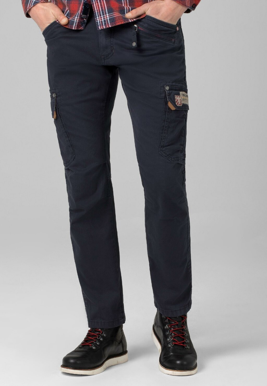 Джинсы приталенного кроя Timezone, цвет total eclipse
Джинсы приталенного кроя Timezone, цвет total eclipse