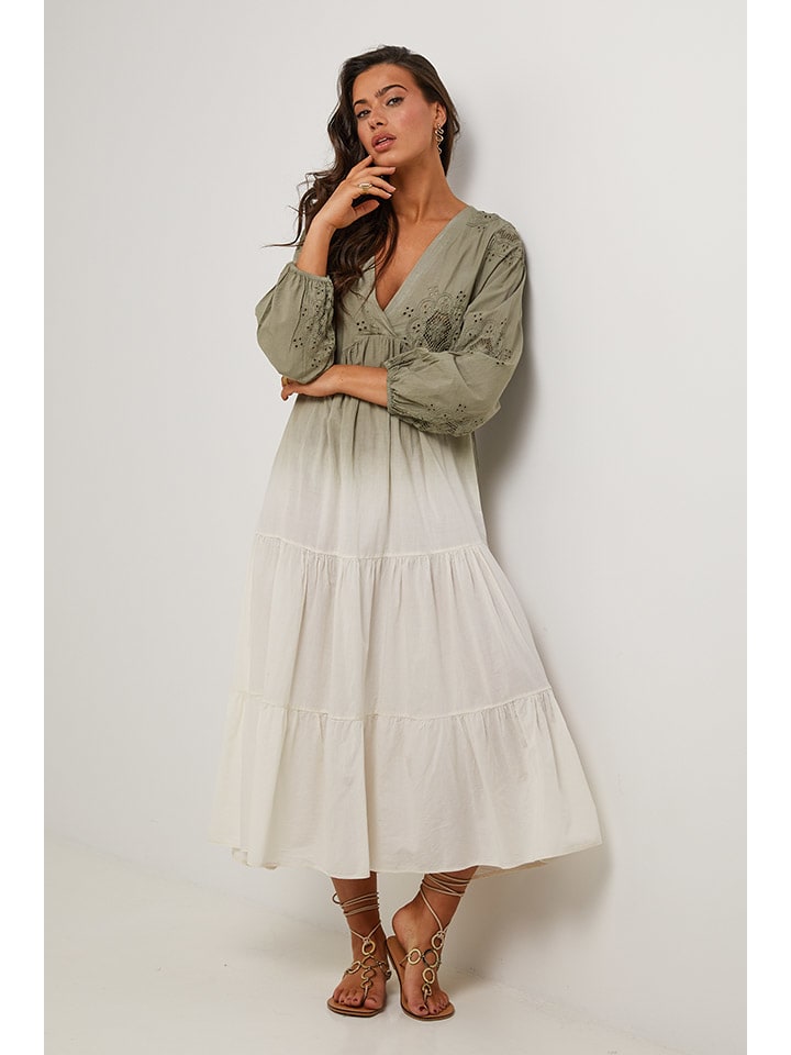 Платье до колена Le Monde du Lin
Платье до колена Le Monde du Lin