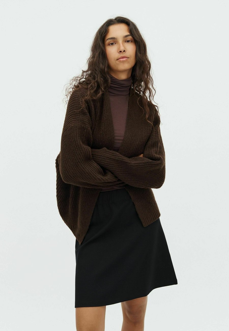 Кардиган mbyM AXANE-M, Java/Brown
Кардиган mbyM AXANE-M, Java/Brown