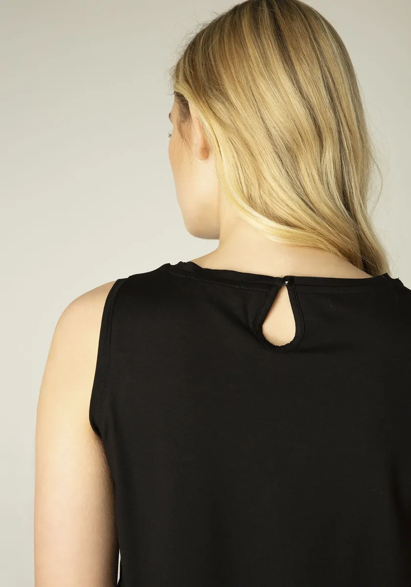 Топ-рубашка базового уровня "Ясмин", застежка на 1 головку в горловине Base Level, черный
Топ-рубашка базового уровня "Ясмин", застежка на 1 головку в горловине Base Level, черный