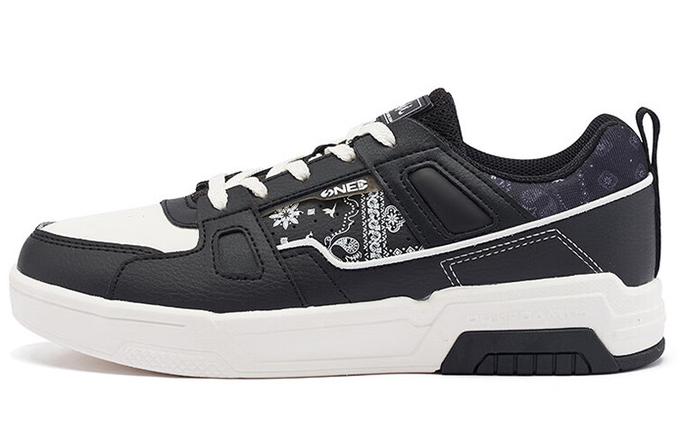 Кеды, скейтборд обувь женская низкая черный/белый 361°
Кеды, скейтборд обувь женская низкая черный/белый 361°