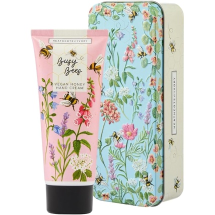 Крем для рук Busy Bee's в жестяной банке 100 мл Heathcote & Ivory
Крем для рук Busy Bee's в жестяной банке 100 мл Heathcote & Ivory