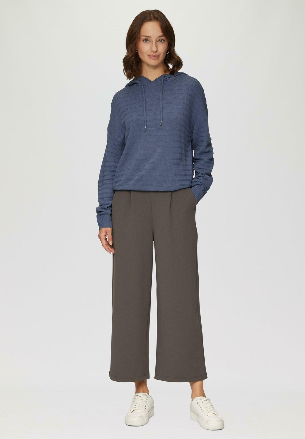 Толстовка с капюшоном MIT STREIFENSTRUKTUR QS, синий
Толстовка с капюшоном MIT STREIFENSTRUKTUR QS, синий