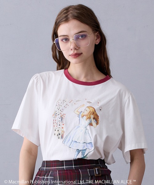 Футболка с принтом Macmillan Alice, коллаборация Macmillan NICOLE CLUB
Футболка с принтом Macmillan Alice, коллаборация Macmillan NICOLE CLUB