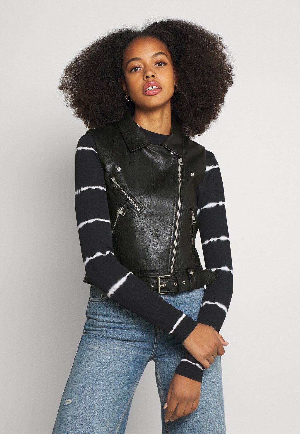 Жилет ONLY, черный
Жилет ONLY, черный