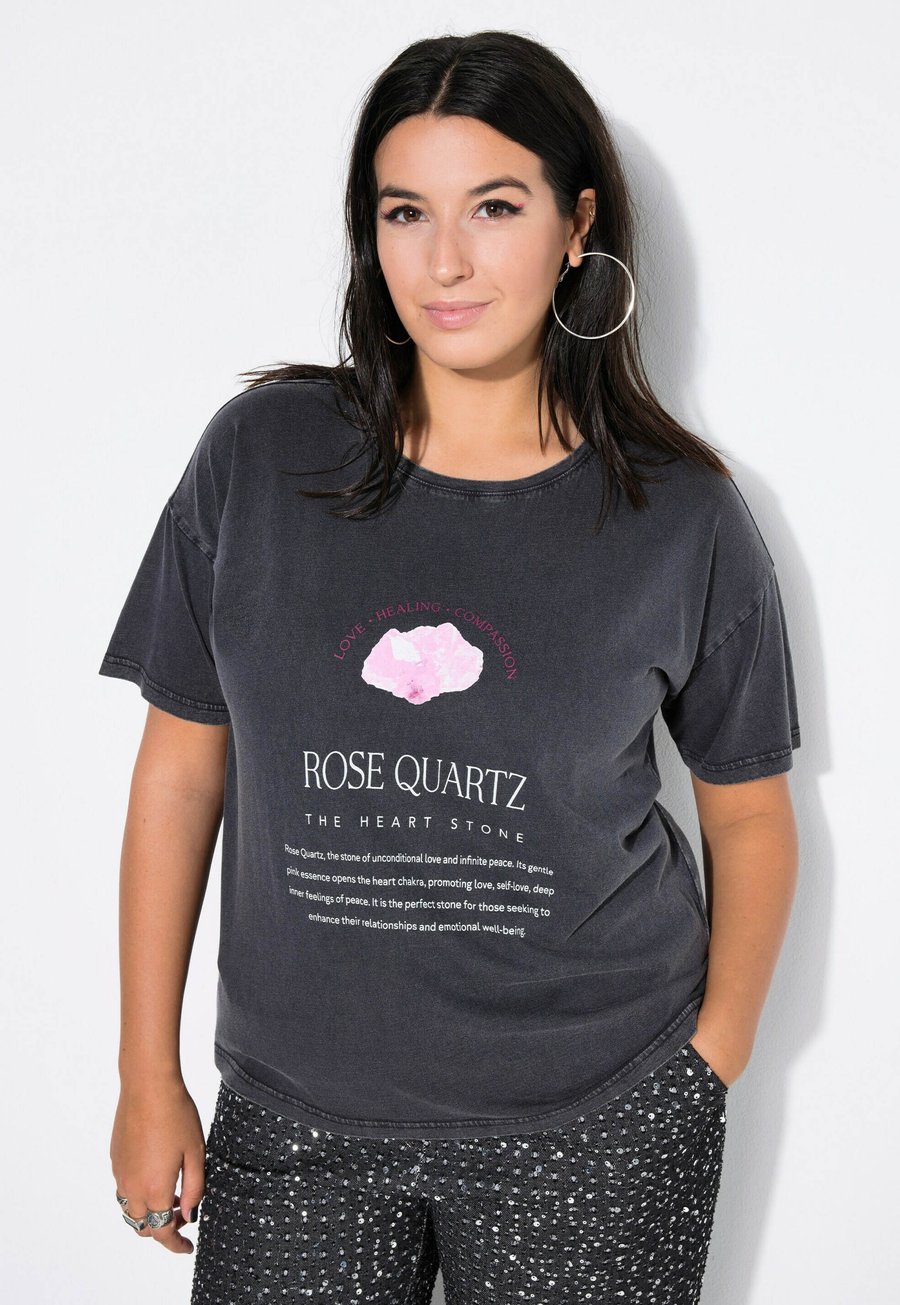 Футболка Studio Untold EDELSTEIN HALBARM, Anthracite/Metallic Black, Черный, Футболка Studio Untold EDELSTEIN HALBARM, Anthracite/Metallic Black
Футболка Studio Untold EDELSTEIN HALBARM, Anthracite/Metallic Black, Черный, Футболка Studio Untold EDELSTEIN HALBARM, Anthracite/Metallic Black