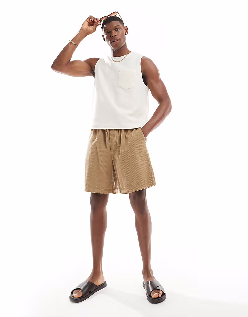 Jack & Jones свободный крой, шорты бежевого цвета 
Jack & Jones свободный крой, шорты бежевого цвета