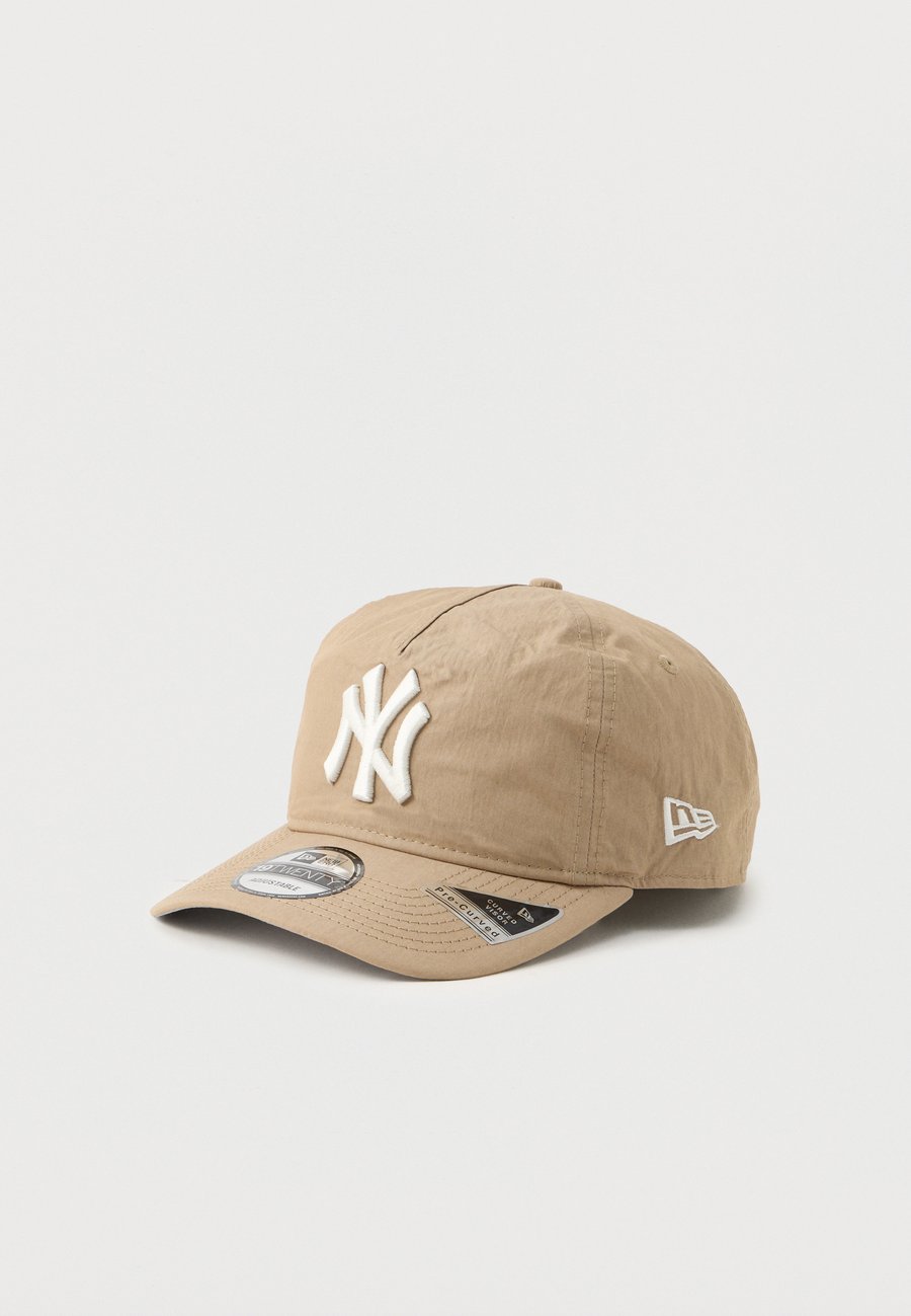 Бейсболка New Era TWENTY CURVED UNISEX, Beige
Бейсболка New Era TWENTY CURVED UNISEX, Beige