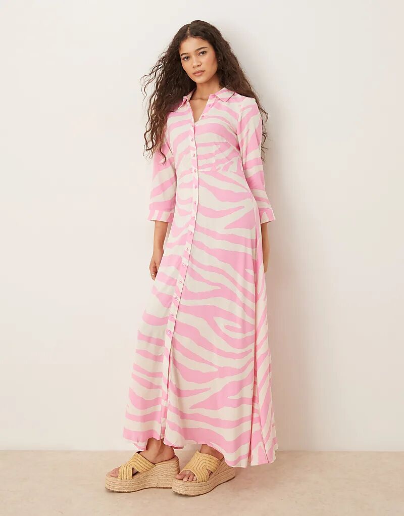 Платье-рубашка макси YAS с крупным розовым принтом зебры
Платье-рубашка макси YAS с крупным розовым принтом зебры