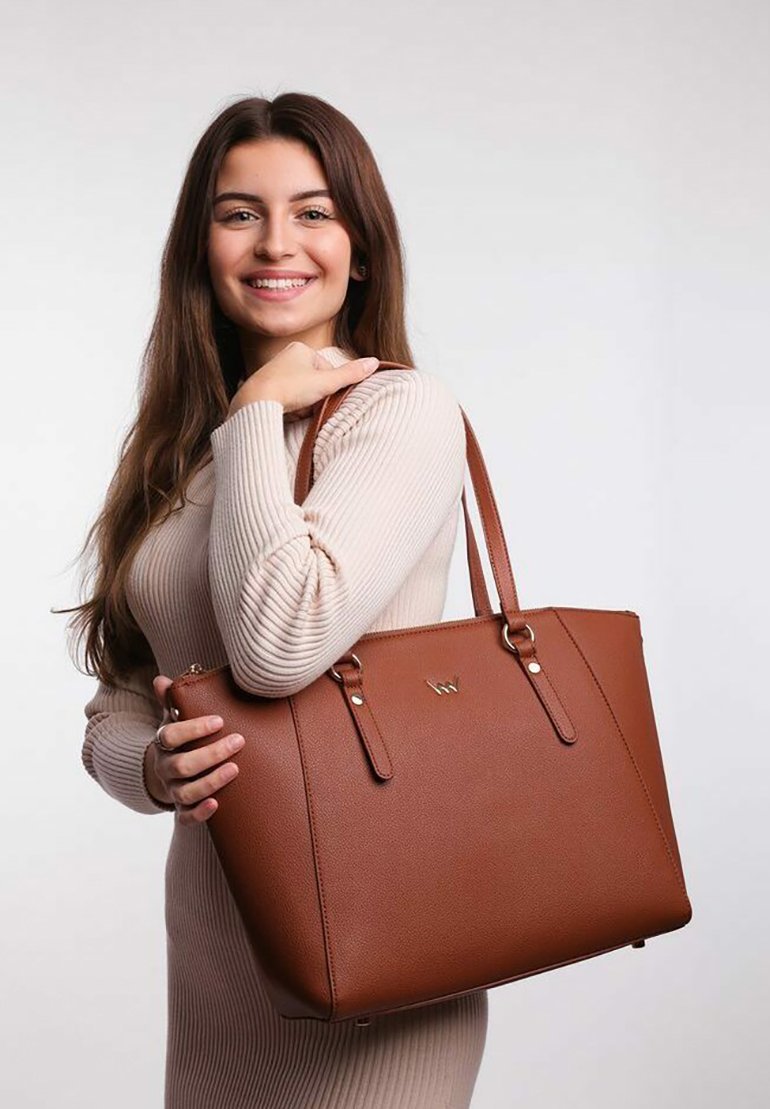 Сумка CARMELA VUCH, коричневый
Сумка CARMELA VUCH, коричневый