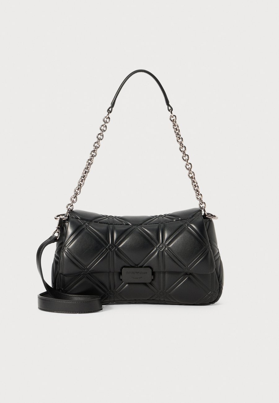 Сумка Emporio Armani SHOULDER BAG, Nero/Black
Сумка Emporio Armani SHOULDER BAG, Nero/Black